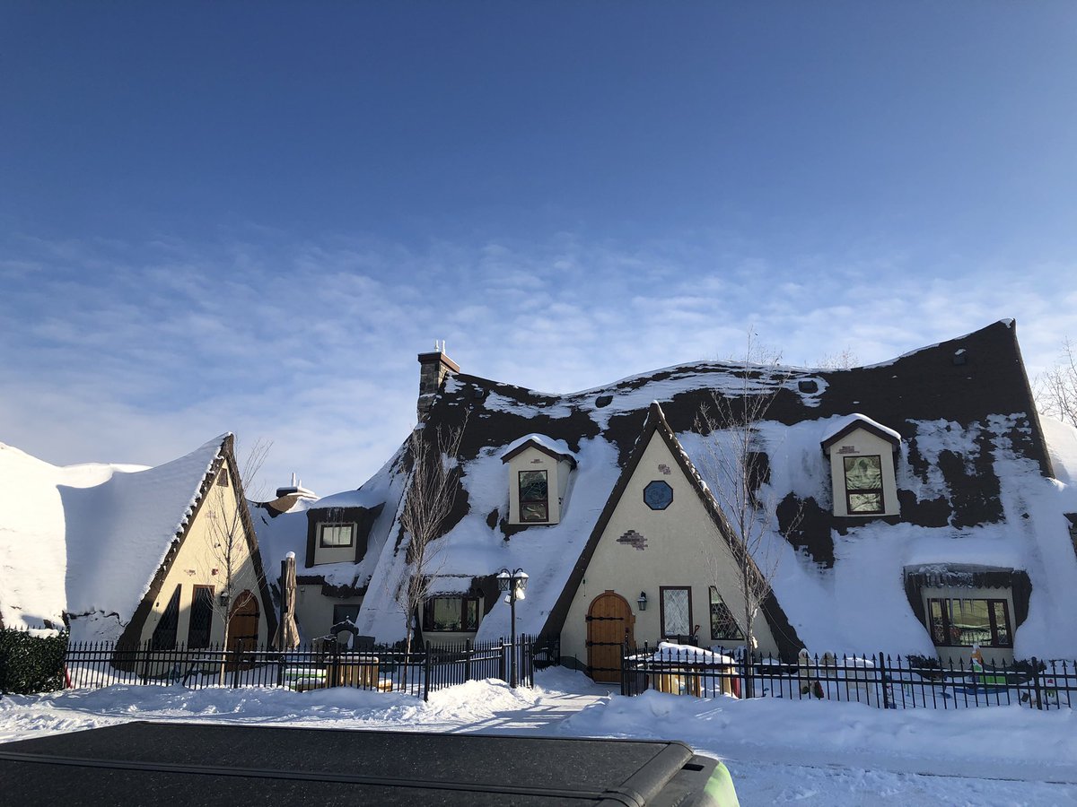 Nalaina7's tweet photo. Gotta love small town Alberta! #morinville. #canilivehere https://t.co/9nJib2kkPS