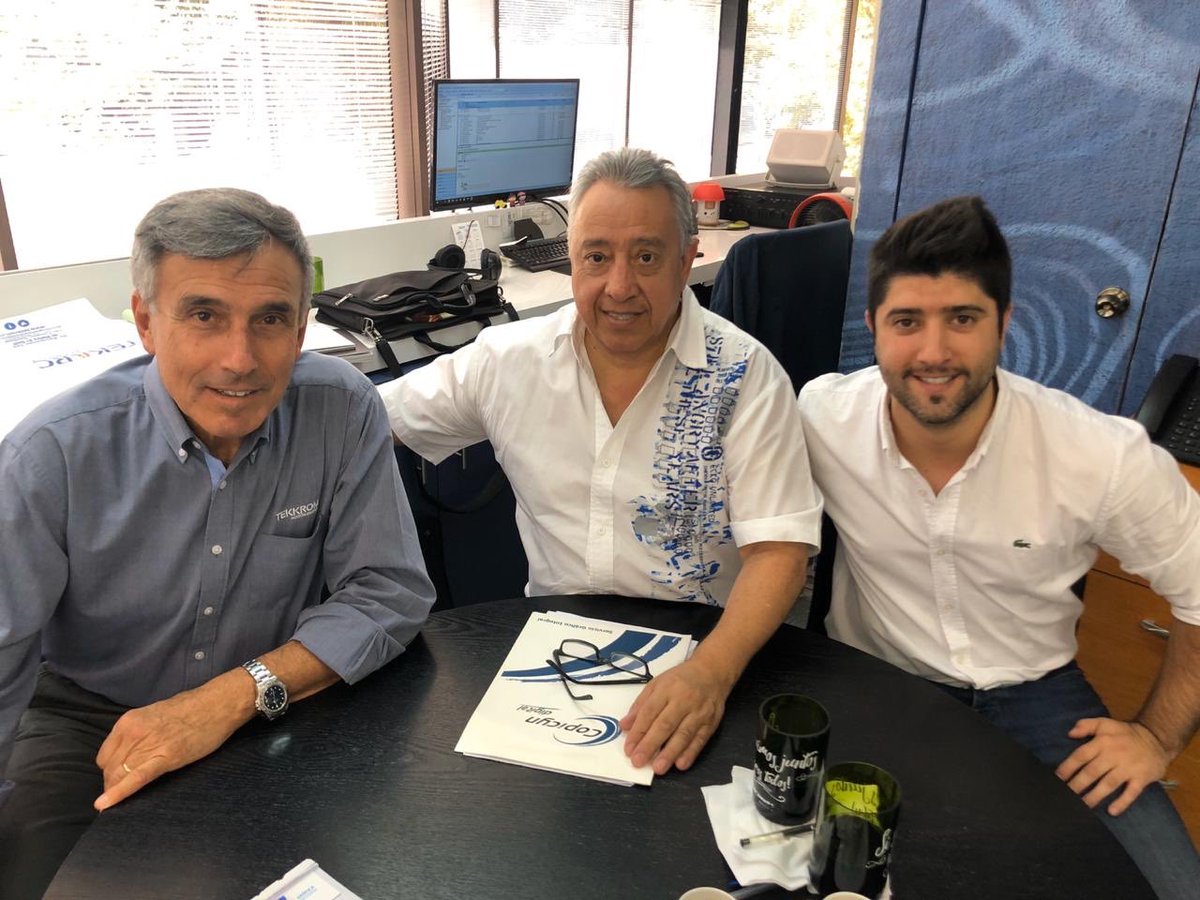 Copicyn's tweet image. Gracias a la comunidad #xeroxpremier,#Copicyn tuvo el agrado de visitar a un colega de la industria grafica en #Chile.Gran recibimiento de Luis y de todo el equipo de TEKKROM,pudiendo compartir experiencia con la nueva tecnologia del equipo #XeroxIridesse