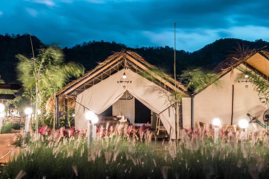 travalssale's tweet photo. #ที่พัก #ไทยเที่ยวไทย #travalssale #travel #tour #thailand #ที่พักสวย #ที่พักราคาถูก #traveltothailand #ที่พักราคาประหยัด #resort #ที่พักแนวธรรมชาติ #ขุนเขา #ธรรมชาติ #hotel #ที่พักน่าไป #ท่องเที่ยว #รีสอร์ท #โรงแรม #natural #naturalresort #homestay https://t.co/FkBuRJ93vY