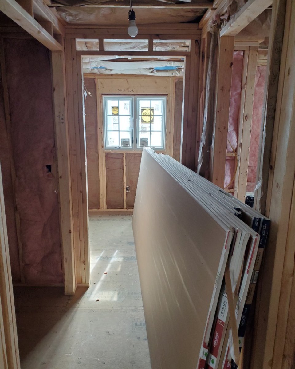EpicBuildingCo's tweet photo. Major updates coming to this #Columbus home! Can you guess what we're changing?
#UpperArlington #Worthington #homereno https://t.co/BPtntW8pOV