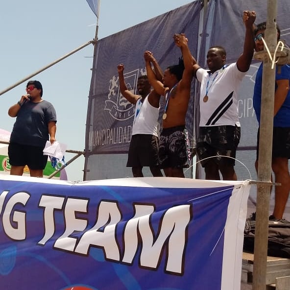 fedeluchapa's tweet photo. ¡Destacada participación! Orlando Arispe ganó medalla de oro en los 90 kilogramos y más, y medalla de bronce en un abierto en la categoría absoluta en el Campeonato de Lucha de Playa celebrado en Chile los días 15 y 16 de febrero.

#Panamá #Colombia #Perú #Chile #Cuba #Venezuela https://t.co/8IQyYM5POl