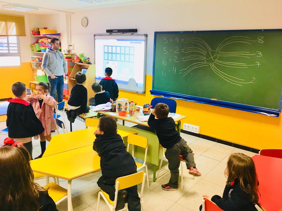 ColegioMSiurot's tweet photo. #Robóticaeducativa
#Programación con #Scratch en #educacioninfantil #5años
➡️ Historias interactivas
➡️ Juegos
➡️ Animaciones
#Roboticsgoeseurope #Robotics #roboticaenelaula #lenguajeprogramacion @ROBOTIX_ @eu_Robotics @RedAnd_Robotica @RobotGroup @Fantastiqvs @robotlabot https://t.co/2FV42FsCXv