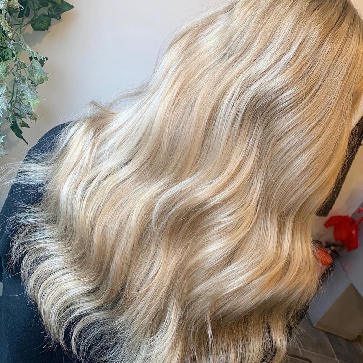 asphair's tweet photo. Check out this stunning hair created using ASP by @ellendeeganhair What better feeling than a fresh look, especially when it’s as gorgeous as this blonde beauty. #asp #asphair #aspcolour #blondehair #blondes #blonde #longhair #hairgoals #hairinspo https://t.co/AwVn58l5pk