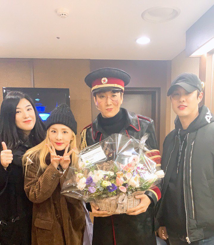ara2ae's tweet photo. 다라 트위터
"I went to see the  #Secretly,Greatly Musical to cheer for #OhHaeyoung team😀,
I want to see 추정화연출님과 and Heo Gyu oppa~ It's cool, fun, sad, and I really enjoyed it~!!!😆👏🏻👏🏻👏🏻 #장예원 jang yewon #산다라박 #HeoGyu #YangSeungHo and nice to meet you dsung~~~!!!🤩" https://t.co/wvSHi3fgG2