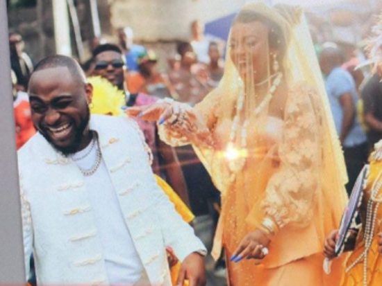 ViewNigeria's tweet photo. Davido features Chioma to shoot traditional marriage scene in “1 Milli” video https://t.co/N9ZD8YENOb https://t.co/l3bc7X6pvi