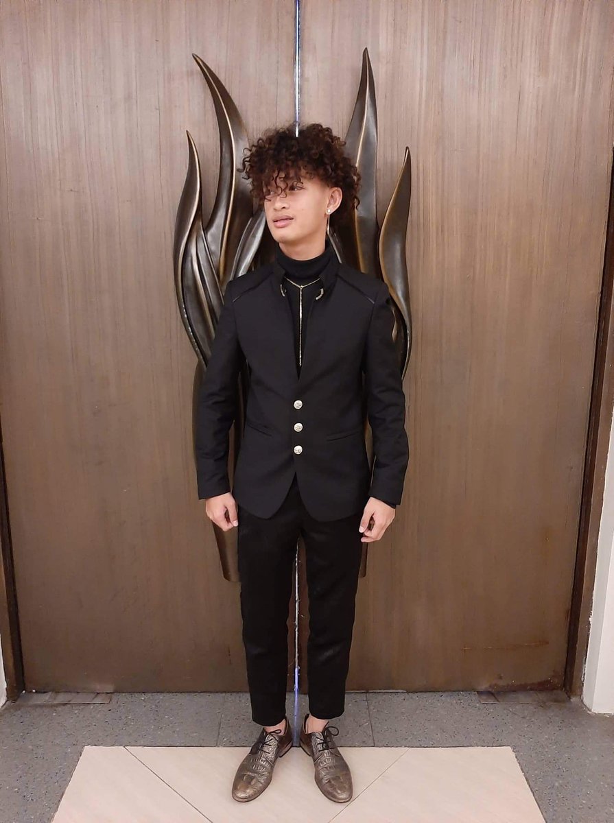 JaneoJana's tweet photo. StyledByJanaJaneo
#BlackSuit #MensWear #PartySuit #SuitFortheEvent #DesignerJanaJaneo #FashionStylist #FDGG https://t.co/aQ2RrGXf0X