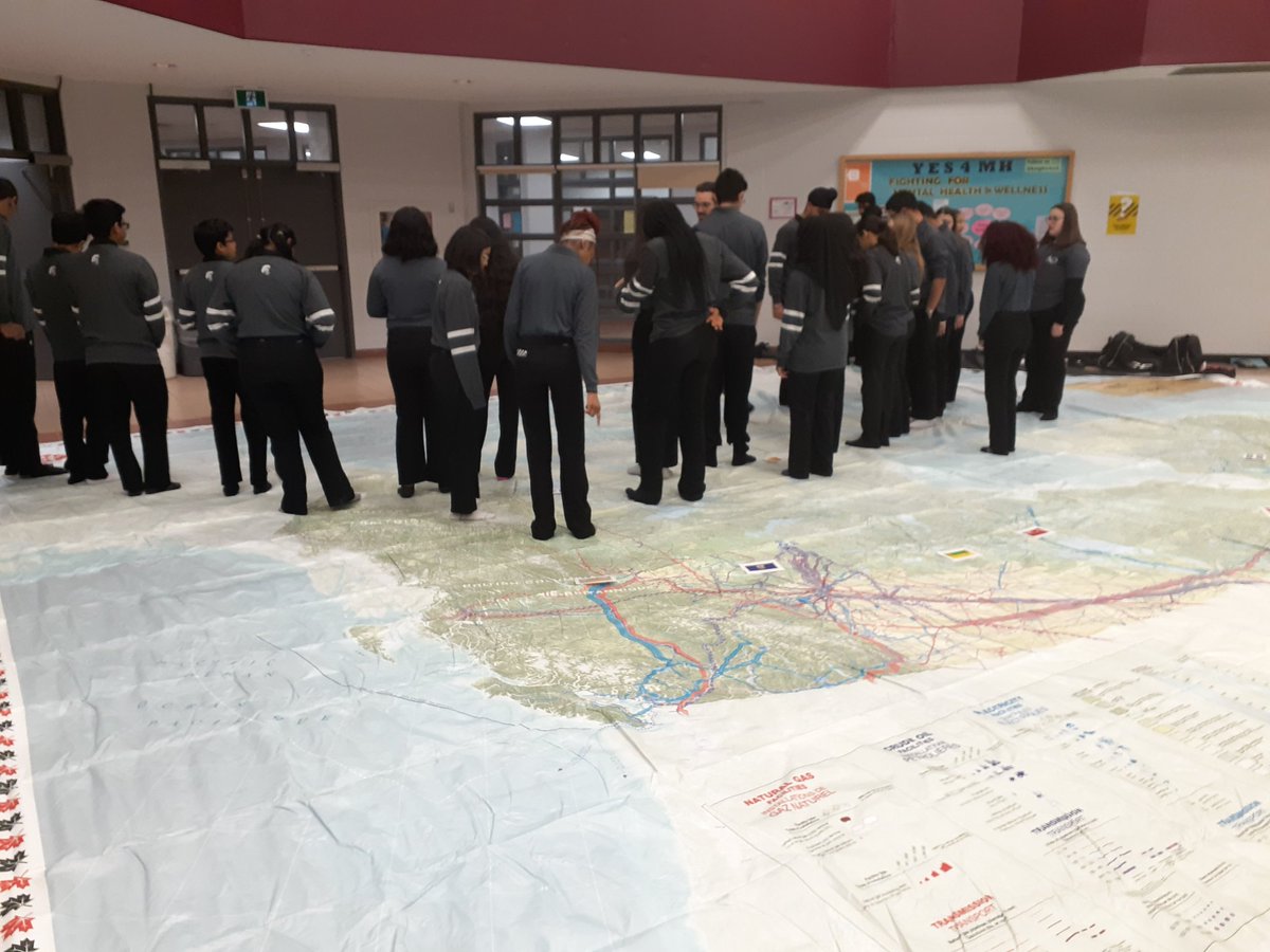 Notre_Dame_CSS's tweet photo. Learning how energy is transmitted in Canada in grade 9 geography class. #ExperientialLearning #highschoollearning https://t.co/v682KOKjiS