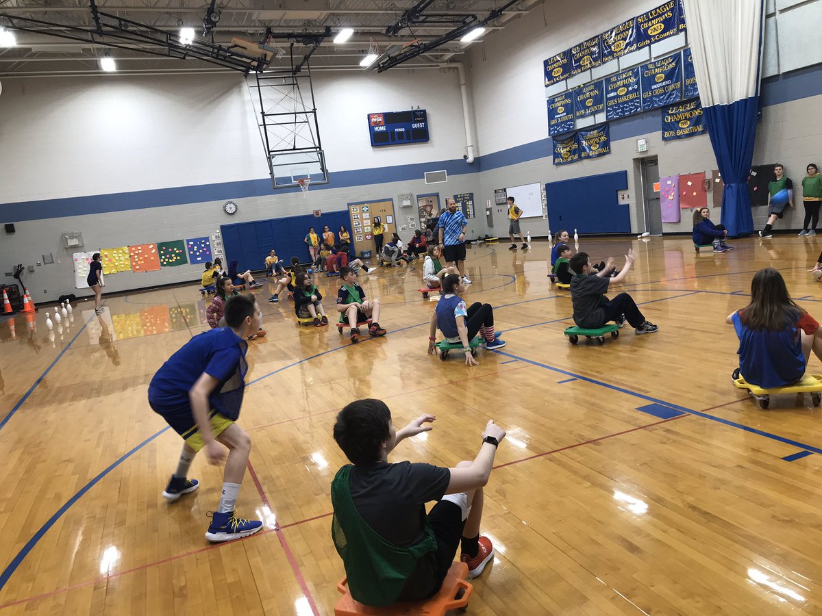 MrBurnsPE's tweet photo. 7th grade vs 8th grade in some Scooter handball this morning. Nothing like some Olympic competition https://t.co/8wOvqNTqq3
