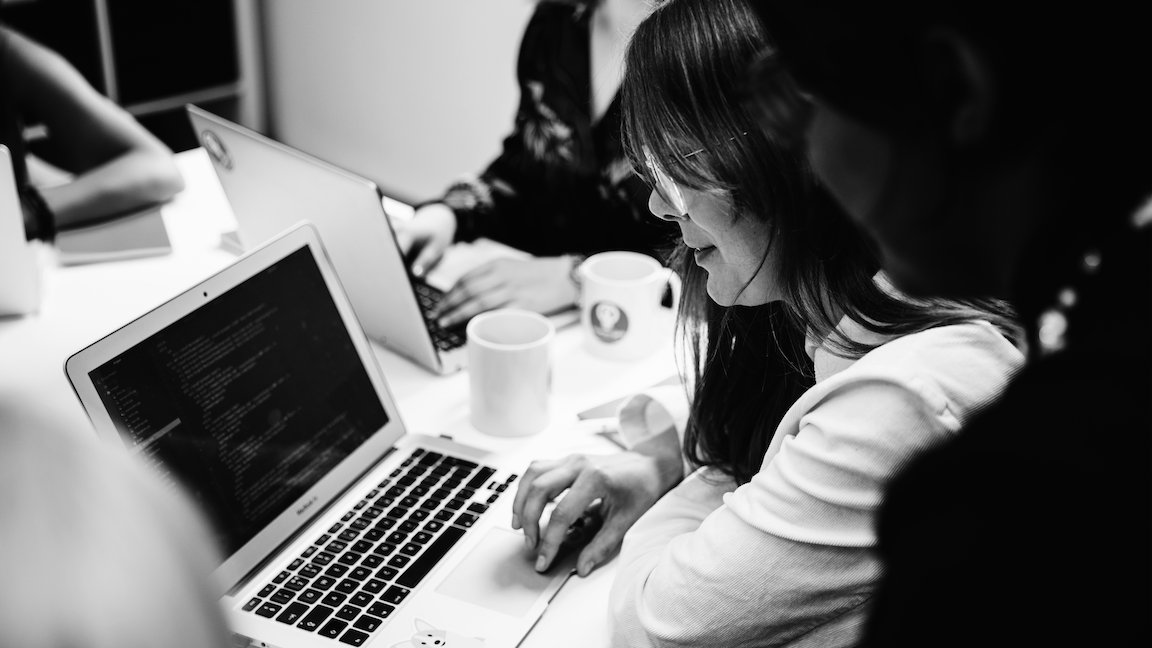 .<a href="/GlasgowCS/">UofG Computing Science</a> are partnering with <a href="/CodeFirstGirls/">Code First Girls</a> to offer FREE training in front-end web development (HTML, CSS and JavaScript) to female and non-binary identifying students 🖥️♀️

👩‍🏫Eight evening classes
🕕6pm - 8pm
🗓️27 Feb - 23 April 

Read more ➡️ ow.ly/FpWv50yphZA