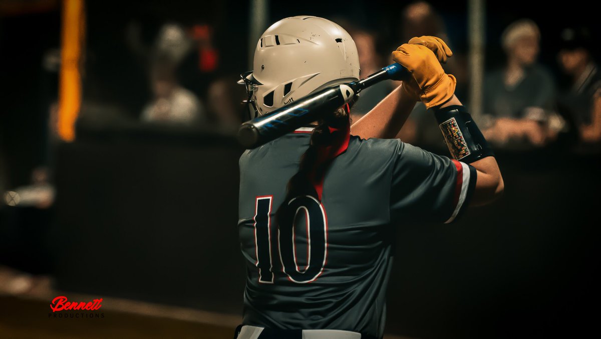 Adam Bennett tweet media