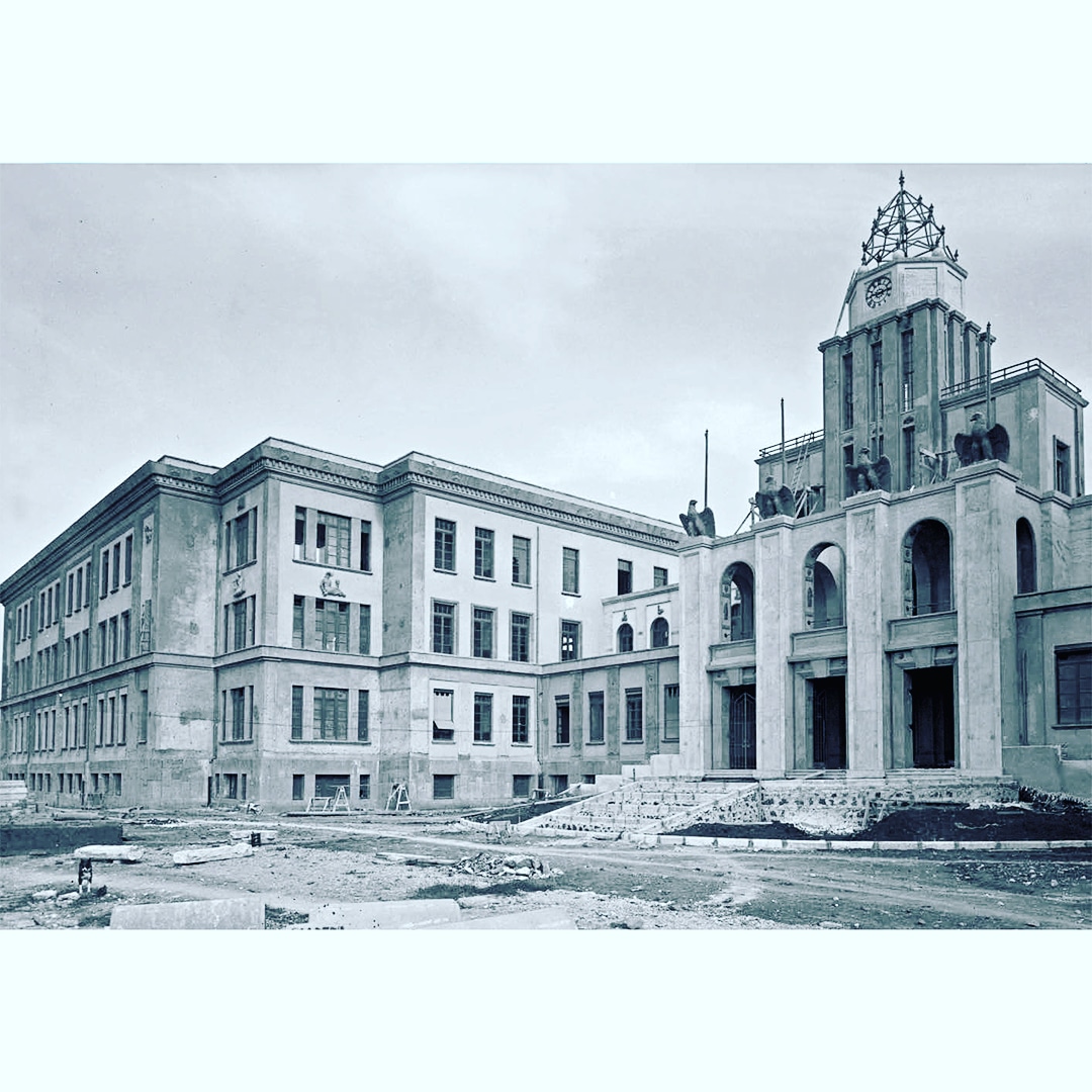 GruppoCDP's tweet photo. #BuonCompleannoGarbatella! 🎂
Il 18 febbraio 1920 veniva posata la prima pietra del quartiere, non tutti sanno che la sua costruzione è stata supportata da fondi CDP.
E sul nostro canale Instagram festeggiamo #Garbatella100 con una foto di #CDP170 👉 https://t.co/ghmfVqfkQX https://t.co/IX4XWXy0Xo