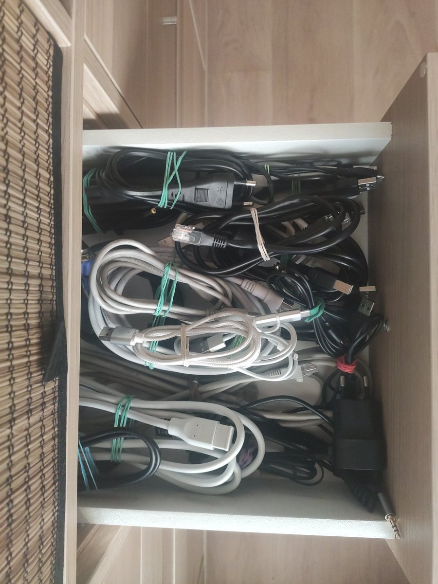 IWantToDevelop's tweet image. Wires + rubber bands