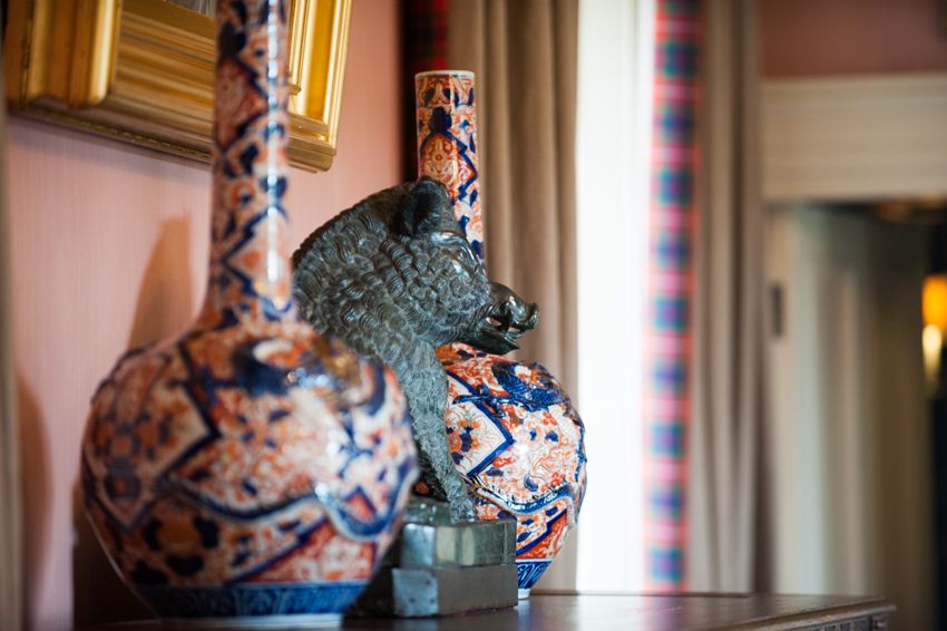 Our private guests thrive on the eclectic flair of #Aldourie; walk into any of the rooms and find delicate arts and craft porcelain juxtaposed with heavy sculptures and original Scottish tartan fabrics <a href="/exclusive_use/">Exclusive Use</a> <a href="/CottandCastles/">Cottages & Castles</a> <a href="/RebRecommends/">Rebecca Recommends</a>