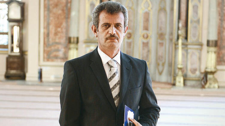 Recep Bey'in 'Camide içki içtiler' iddiasını "Ben yalan söyleyemem" diyerek yalanlayan Dolmabahçe Camii müezzini, dürüst insan Fuat Yıldırım Diyanet İşleri Başkanı olsun!.. 
#GeziyiSavunuyoruz