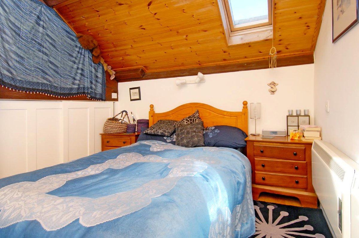 LettingsMB's tweet photo. One bedroom gallery style #house in The #Millfields, #Stonehouse - £475 PCM. #Plymouth 

The #property benefits from an allocated parking space, an open plan lounge/kitchen and is situated within a secure development. 

For more information, please visit https://t.co/YHEXrH5jCE ! https://t.co/PgTaPzJ3gO