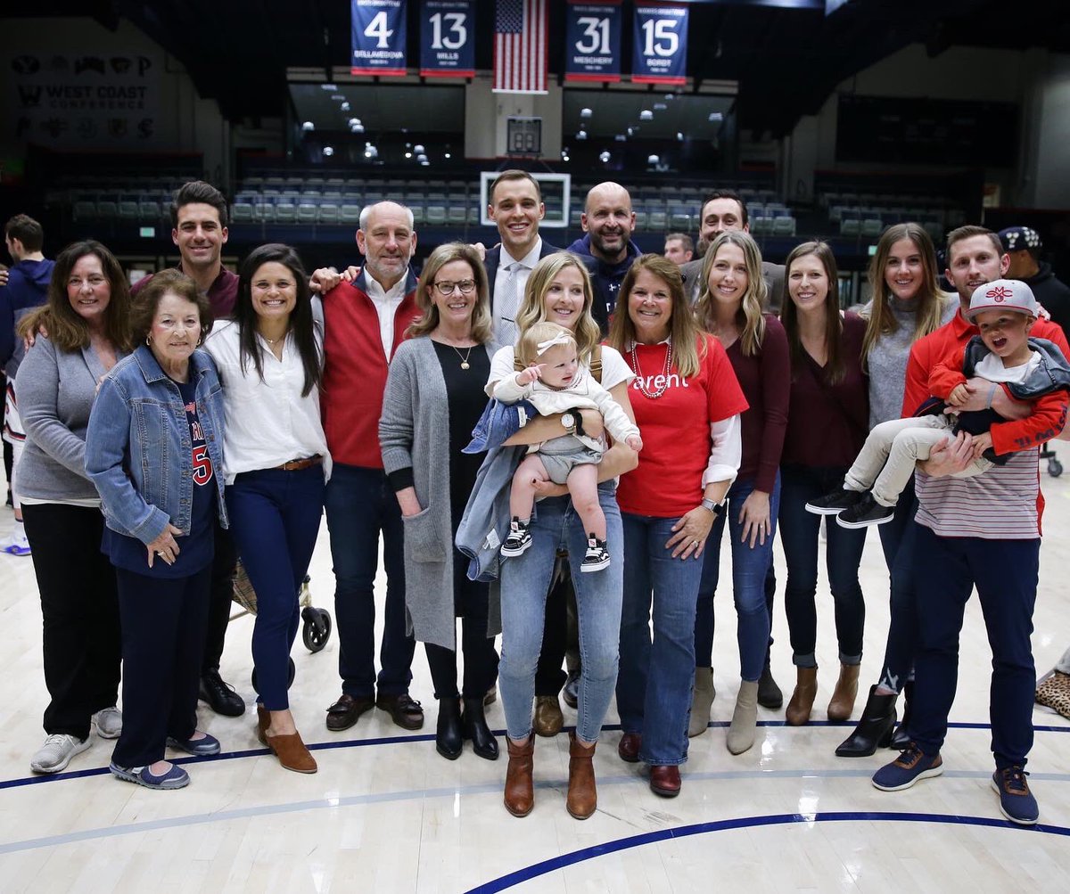 BeauLevesque15's tweet photo. Special weekend. Grateful to be a part of this special group. 10 years later and as close as ever. #Sweet16 #HallOfFame2020 https://t.co/kNq15gmYAT
