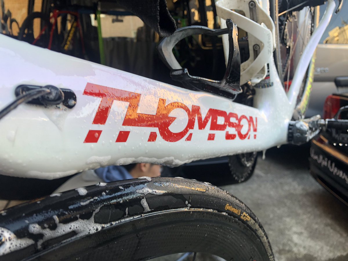 ginnan1n's tweet photo. これから洗車にハマりそう!
衣が一枚剥がれた感じ、たまらない🧚
#thompsonbikes
#佐藤さん
#ttbike
#AieStream
#トライアスロン
#洗車 https://t.co/WUQTk71m0R