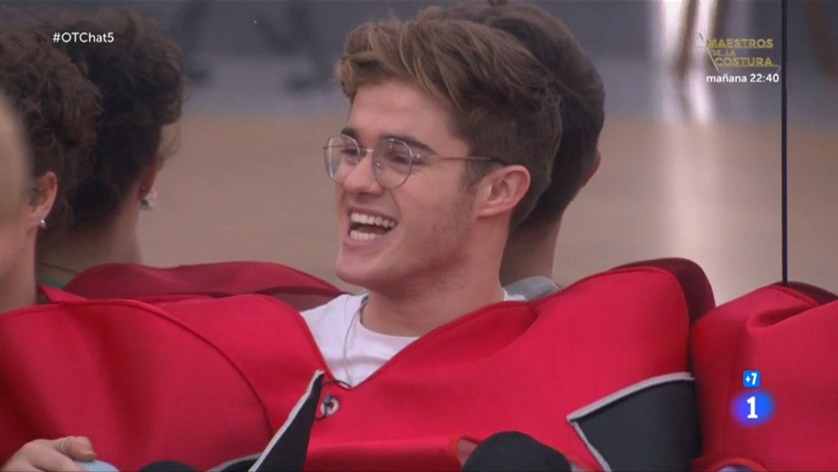 inigosendino's tweet photo. Gèrard emocionado con su pollitas #OTChat5 #OTDirecto18F #UnGèrardAlDiaDaAlegria https://t.co/rM7y6vRxFL