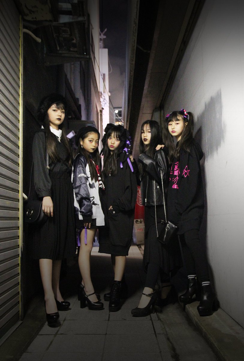 eriika2626's tweet photo. この前の @first_label さんの @AMERE_WEB 撮影📸
お店でメイクもしてもらったよ☆*°
すごく楽しかったぁ(,,> <,,)♡
#ERIKA #GLUES #DearGirls #DearGirls大阪 #jc1 #AMEREKIDS 
#ヴィジュアル系 https://t.co/HDOAmITXYp