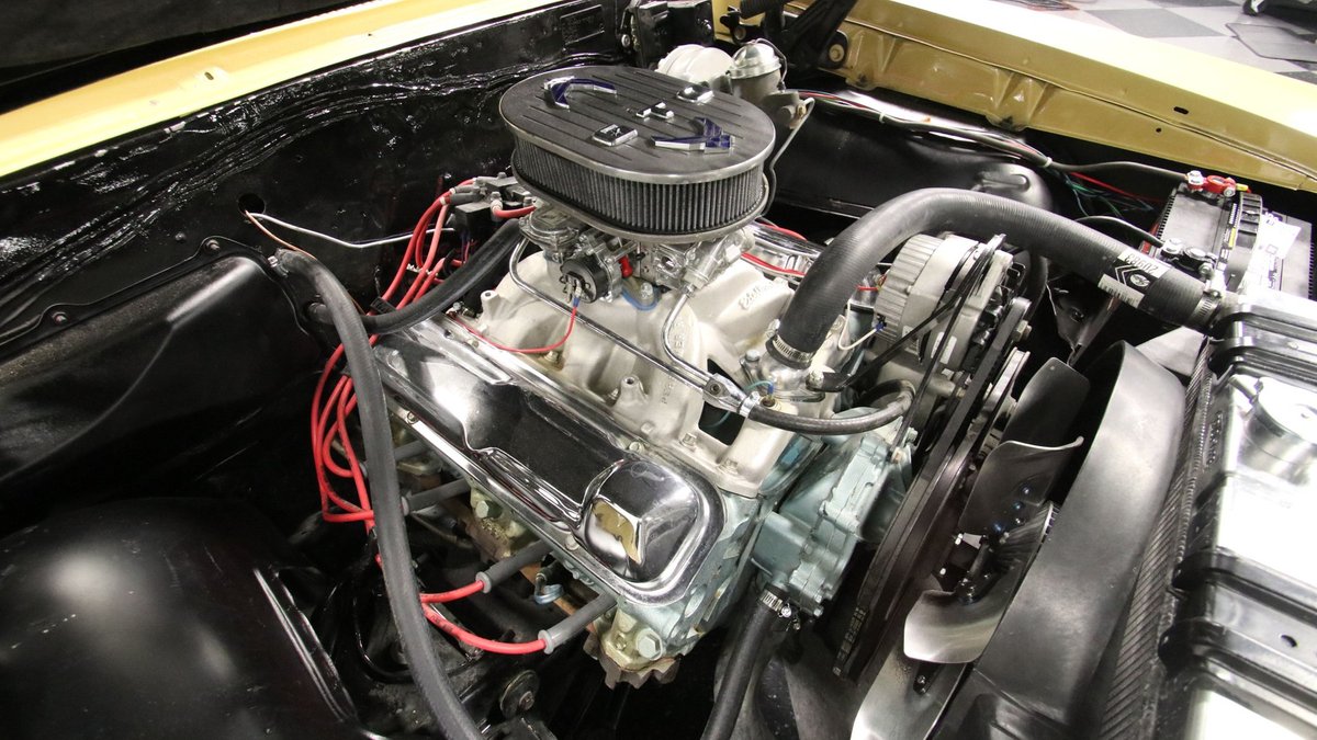 streetsidecars's tweet photo. This 1966 #Pontiac #GTO features a 389 cubic inch V8 paired with a 4-speed manual transmission

Link: https://t.co/0EVWOECX7g

#musclecar #hotrod #oldcar #classiccar #cars #car #ride #speed #pontiacgto #classicpontiac #classicGTO #transmission #streetsideclassics #ATL #Atlanta https://t.co/JR1OLepleZ