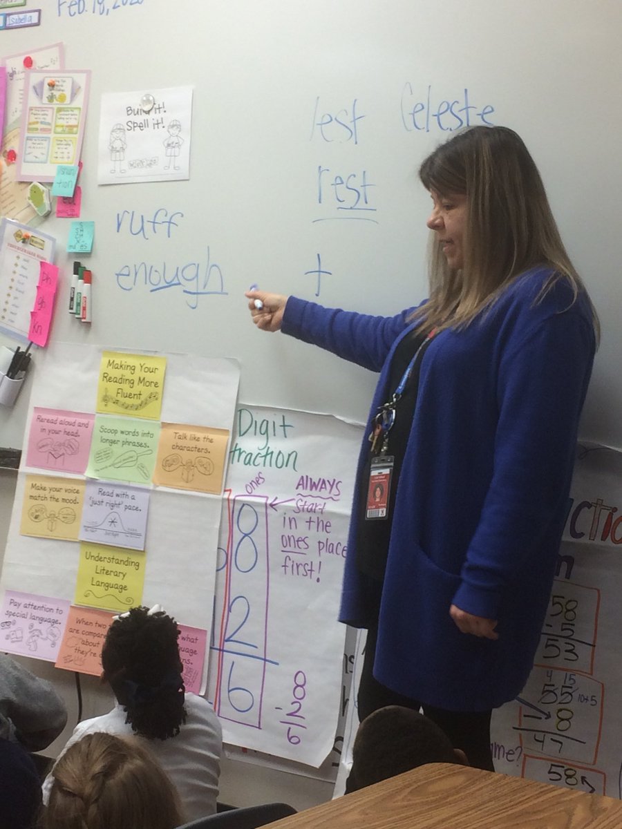 dream_keeper1's tweet photo. 2nd graders, learning to use word parts that “you know” to help them spell tricky words. #UoSphonics #LifeLeaders https://t.co/Nqh4mY7MYF