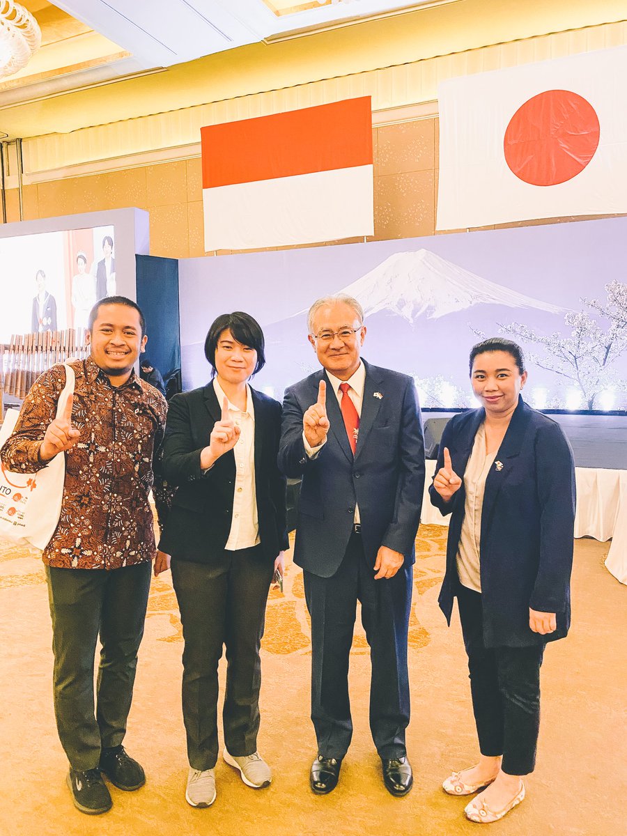 Bersama duta besar Jepang untuk Indonesia, Mr. Ishii Masafumi 😄

<a href="/pbaeha/">.</a> <a href="/santi_andria/">Santi Andria</a>

#JKT48ONEForAll