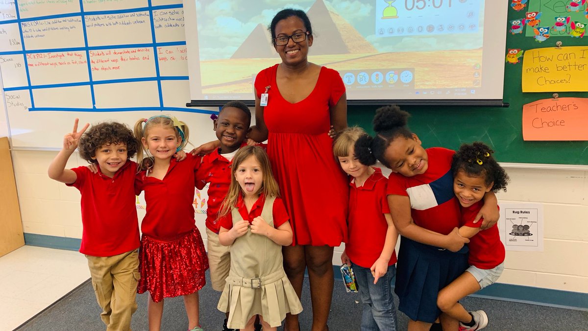 RebeccaWuamett's tweet image. Today we wear RED to show Dragons are Good FRIENDS ♥️🥰 #SELebrationweek #KindnessMatters @sdedragons @twallace9424