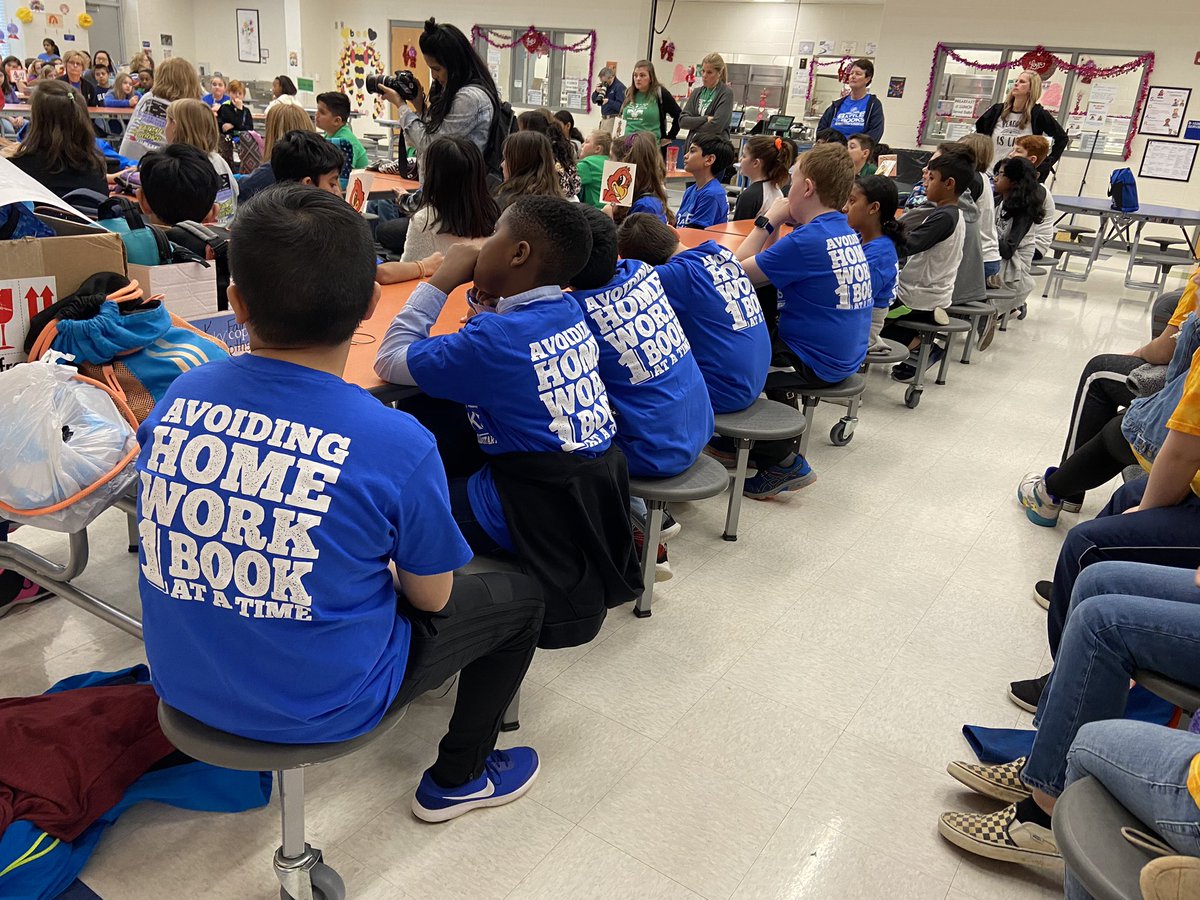 studentofedu's tweet photo. Battle of the Books 📚 time! #patriotsstem #battleofthebooks #wearelit https://t.co/s2mwoSX1pJ
