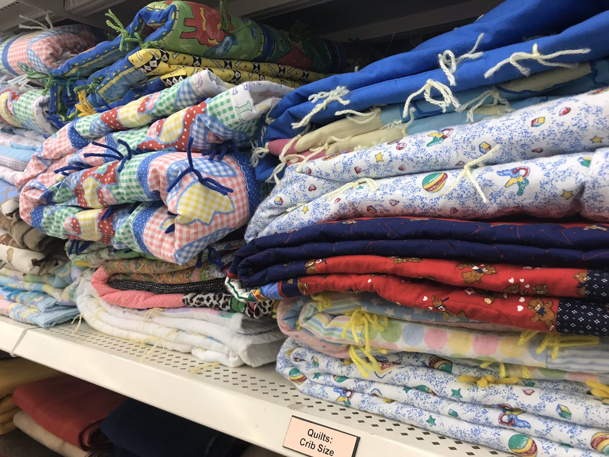 bbb_jeremy's tweet photo. It’s a very cold morning here in Eastern Idaho! There are lots of charities that accept blanket donations to help keep families in need warm. So check your closets and go to https://t.co/QxZLlQfcoa to find a BBB accredited charity near you! @BBBNWP https://t.co/QhUioBUoOE
