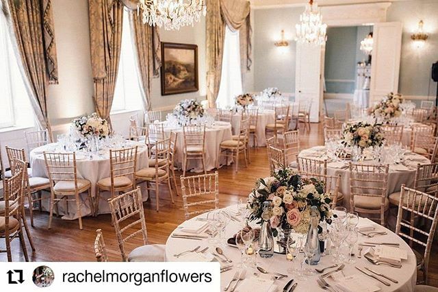 We are IN LOVE with the wedding breakfast set up in our Long Drawing Room by @rachelmorganflowers 🌹💐🌸 Dont miss the chance to come and meet Rachel at our showcase on Sunday 8th March!

Thank you to @samueldockerphotography for this stunner of a photo… ift.tt/2SE65ES