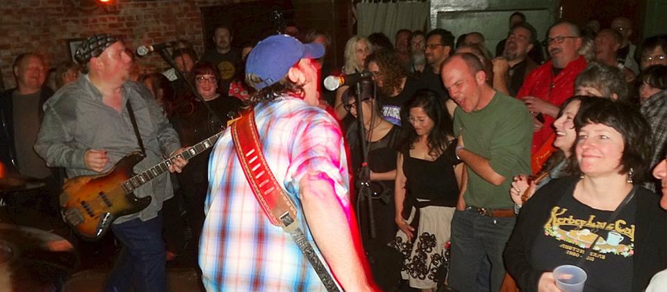 theoldironsides's tweet photo. Recognize this band? See yourself in the crowd? Love hanging out here? Like to sing karaoke? Every Tuesday night we have Old I Karaok"i" @ 9pm. FREE! One of the most popular nights of the week. Come come come! You’ll be so glad you did! #sacramento #familybusiness #since1934 https://t.co/5Q6qgkaGFr