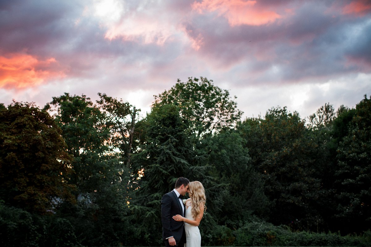 If you're currently on the hunt for the perfect photographer to capture your #wedding then be sure to visit the blog today as we introduce our brand new #Yorkshire-based Sponsor, Vivienne Edge Photography <a href="/VivienneEdgePho/">Vivienne Edge Photo</a>: 
bridesupnorth.com/2020/02/18/viv…