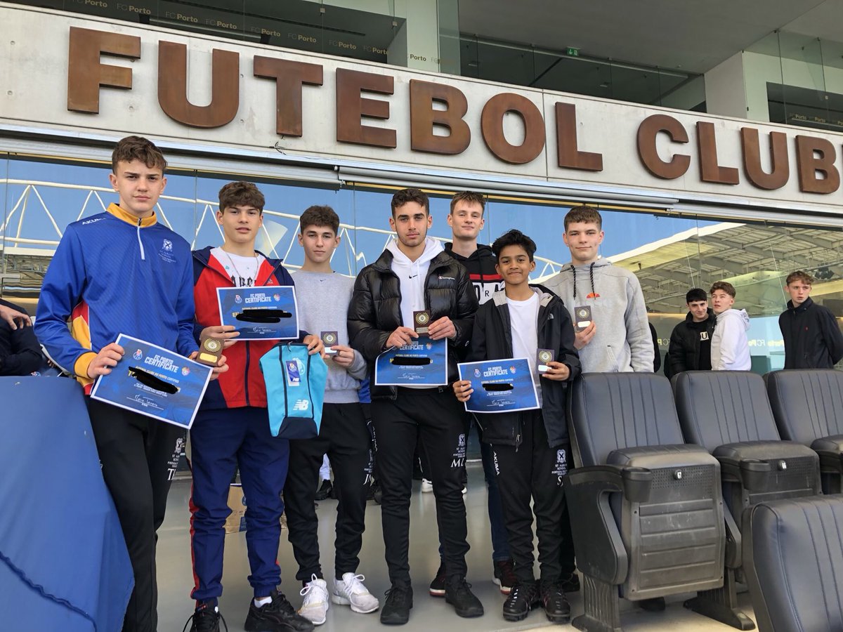SASHertsSport's tweet photo. 2020 FC Porto Football Tour prize winners including Best Players (J Nathan &amp; M Dionisiou), Best Tourists (S Jain &amp; C Robinson), Player of the Tournament (T Rayden &amp; C McCabe) and Golden Boot (E Quesada-Thorn) https://t.co/vzDzwPNhRv