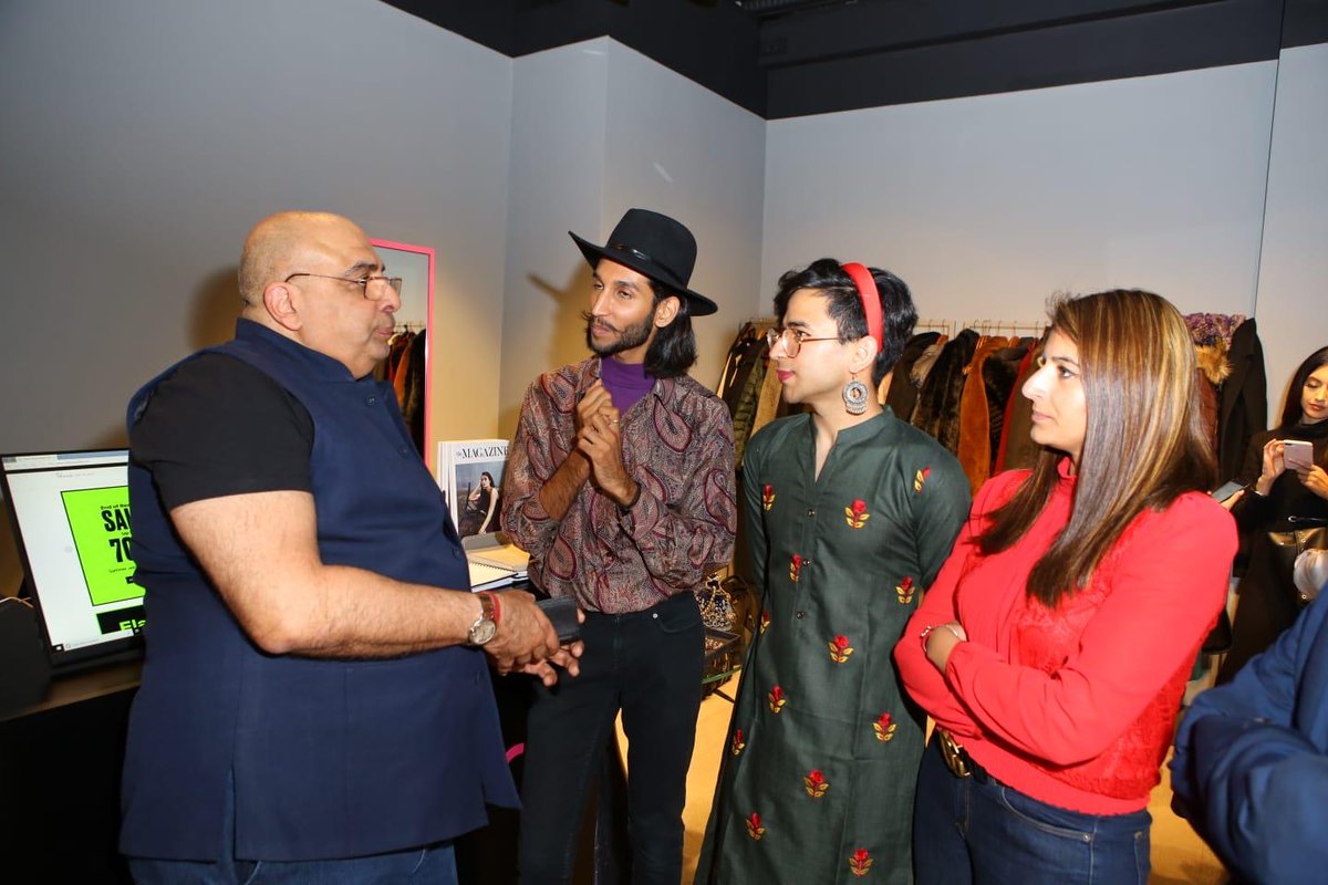One of #India’s most celebrated, heritage designers #TarunTahiliani hosted an exclusive weekend in #London <a href="/PerniasPopUp/">Pernia's Pop-Up Shop</a>. As a #UK exclusive, the fashion impresario interacted with fashionistas <a href="/modeststreet/">Eniyah Rana</a> <a href="/planetParle/">Parle Patel</a> <a href="/pakstreetstyle/">Pakistan Street Style</a> &amp; shoppers alike #PPUSinLondon