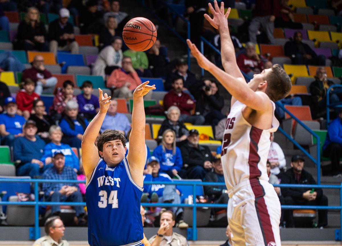 DD_DavidElwell's tweet photo. Class 4A roundup: West Limestone advances. End of the line for Priceville &amp; West Morgan. https://t.co/QygSCI4J0e @westlimestonehs @PricevilleBball @wm_boysbball @WestMorganHS https://t.co/S45UYBA1Uq