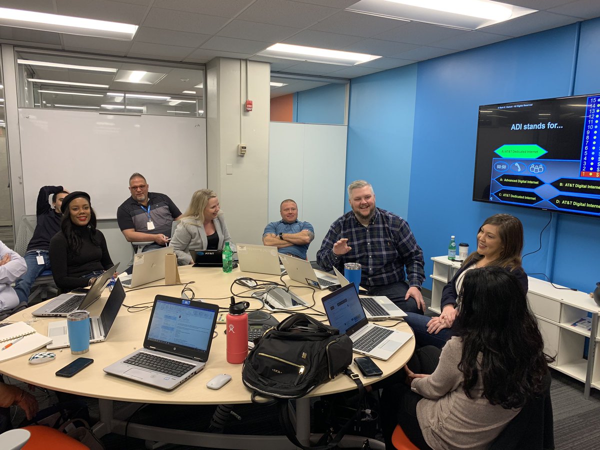 KathrynDiNardo's tweet photo. Kicked off the month with our Heartland Top Ten Tuesday blitz and a Louisville market visit with @Amy__Smith1! Set up for success in February and heading into the second half of the month with momentum!! #WhatsHappeningInHeartland #DriveFor125 https://t.co/WLBwIjJxJ6