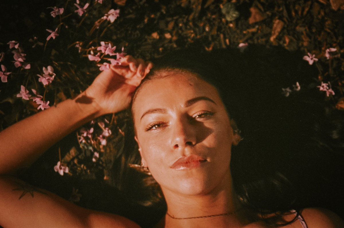 Nialler9 (@nialler9) on Twitter photo . <a href="/MelinaMalone/">Melina Malone</a> delivers vocal dynamism on 'Ti Ein Afto' (premiere)
nialler9.com/melina-malone-… . <a href="/MelinaMalone/">Melina Malone</a> delivers vocal dynamism on 'Ti Ein Afto' (premiere)
nialler9.com/melina-malone-…