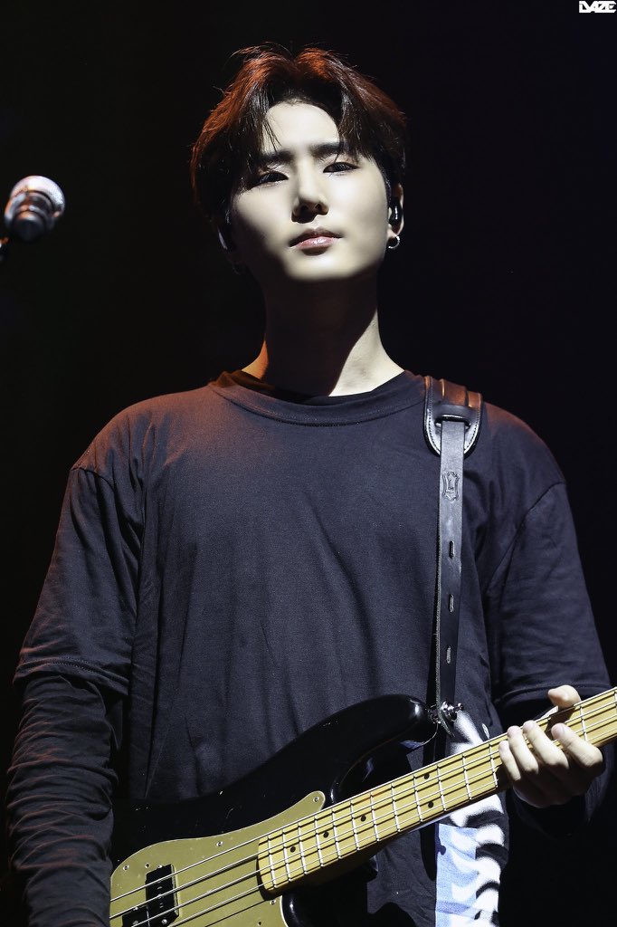 ↳ °˖✧ day 49 ✧˖°went to sleep pretty late but i managed to wake up before noon!! proud of myself for that hehe,, i got pretty upset earlier today but youngk dropped his young one teaser today and i’m so excited for it to drop tmr aaaaa ♡