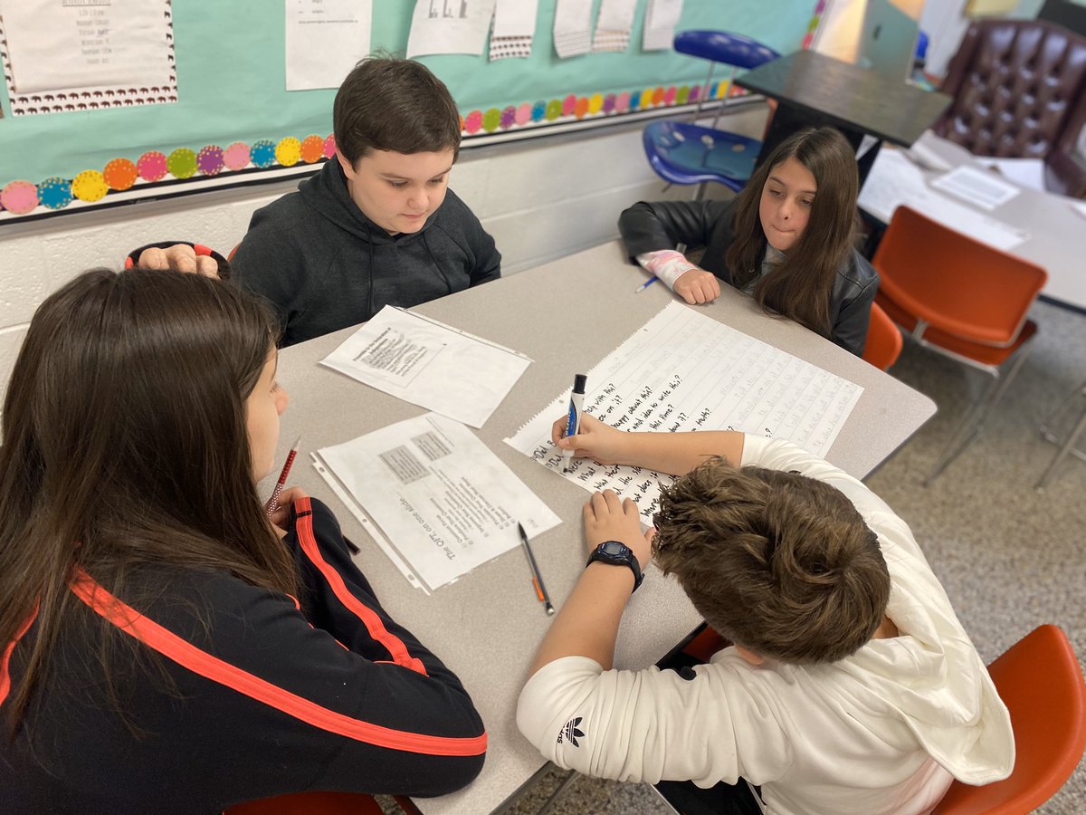 AngelDerifield's tweet photo. Another group of 5th graders tackling the QFT process to learn more about the Declaration of Independence @All_in_LC @aprinceLC @edix4407 @kserge7 @RightQuestion https://t.co/whKXS7Oh1a