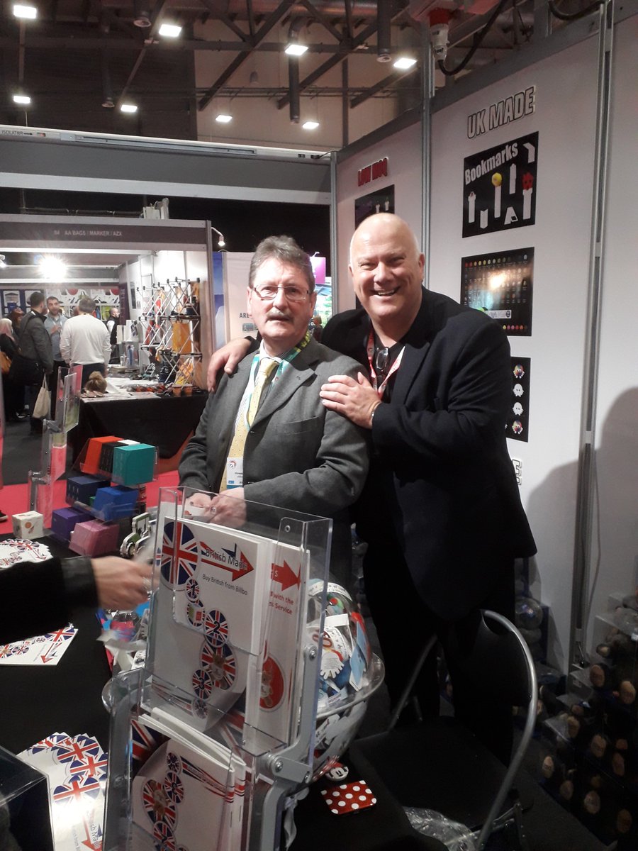 RT_Promotions's tweet image. This is Howard from one of our suppliers looking rather frightened that a strange man is giving him a hug- turns out he didn't recognise the boss!
Maybe Richard has less hair than last time they met at @MerchWorld_UK?

#branding #merchandise #merchworld #tradeshow