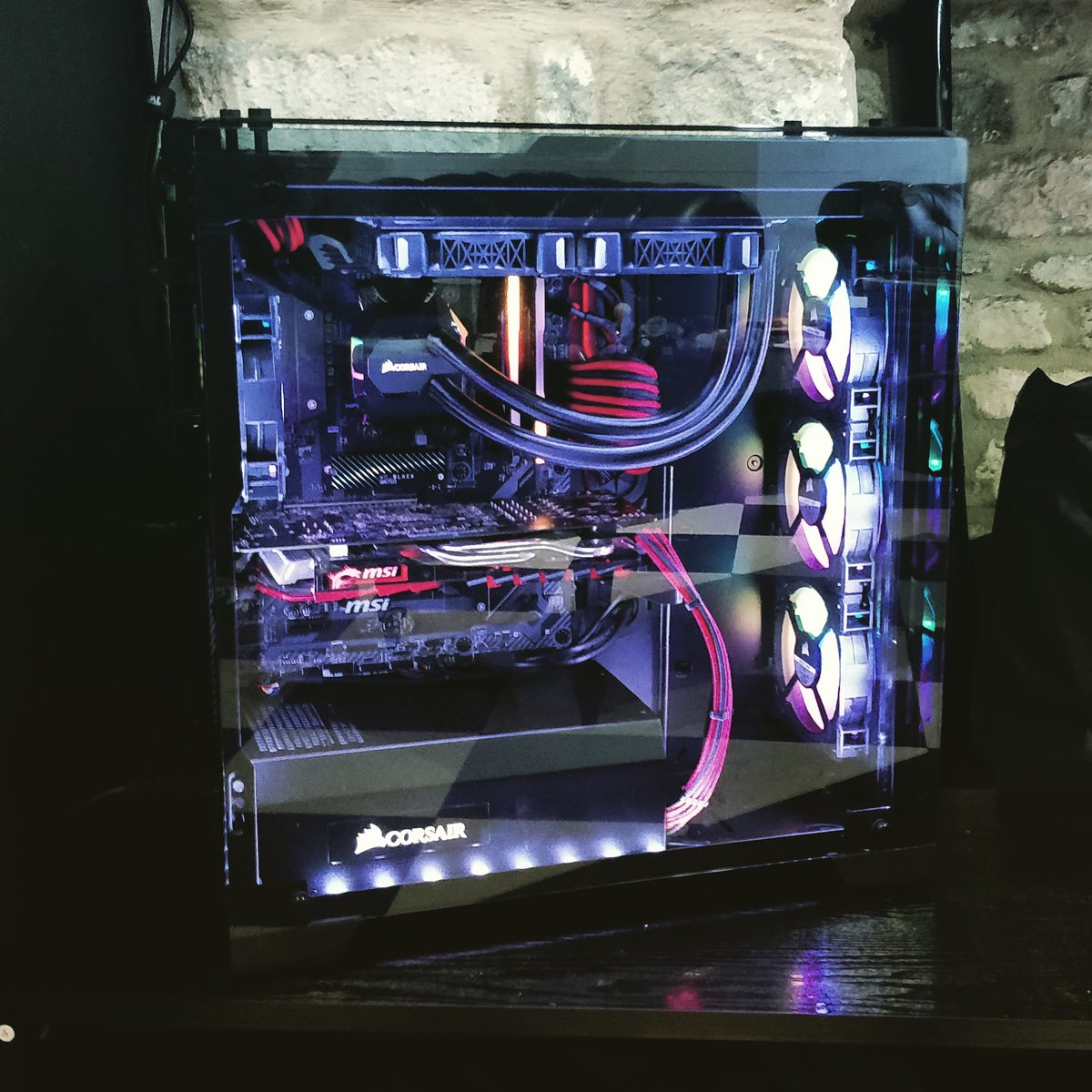 Canntech's tweet image. Recently built a custom PC for a local tattoo studio in Witney. Go check it out at Hook and Eye Tattoos in Witney!
@CORSAIR @msitweets