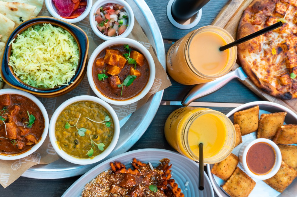 Explorethe6ix's tweet photo. Curry Up Now – Brings Fast-Casual Indian Street Food https://t.co/y5zOJlF8Yk https://t.co/OCwaJMur0i