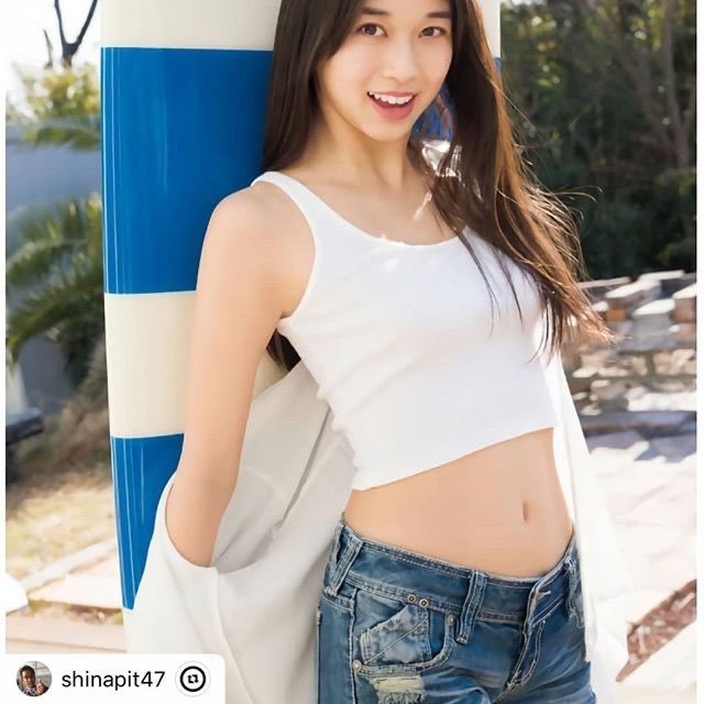 machan27574123's tweet photo. ライブのは拾い画で失礼しますなんだが、
こちらモーニング娘。'20の牧野真莉愛のスタイルはまじで国宝なんですヨネ、、、
ご覧ください、このバキバキの腹筋

人々が鏡に映る我を見て同じ人間なのかと錯乱し鏡を割り兼ね無いほどに素晴らしい身体。
努力の塊なんだよナ、女性ヲタ増えてもおかしくない https://t.co/1rFi1Jlneb
