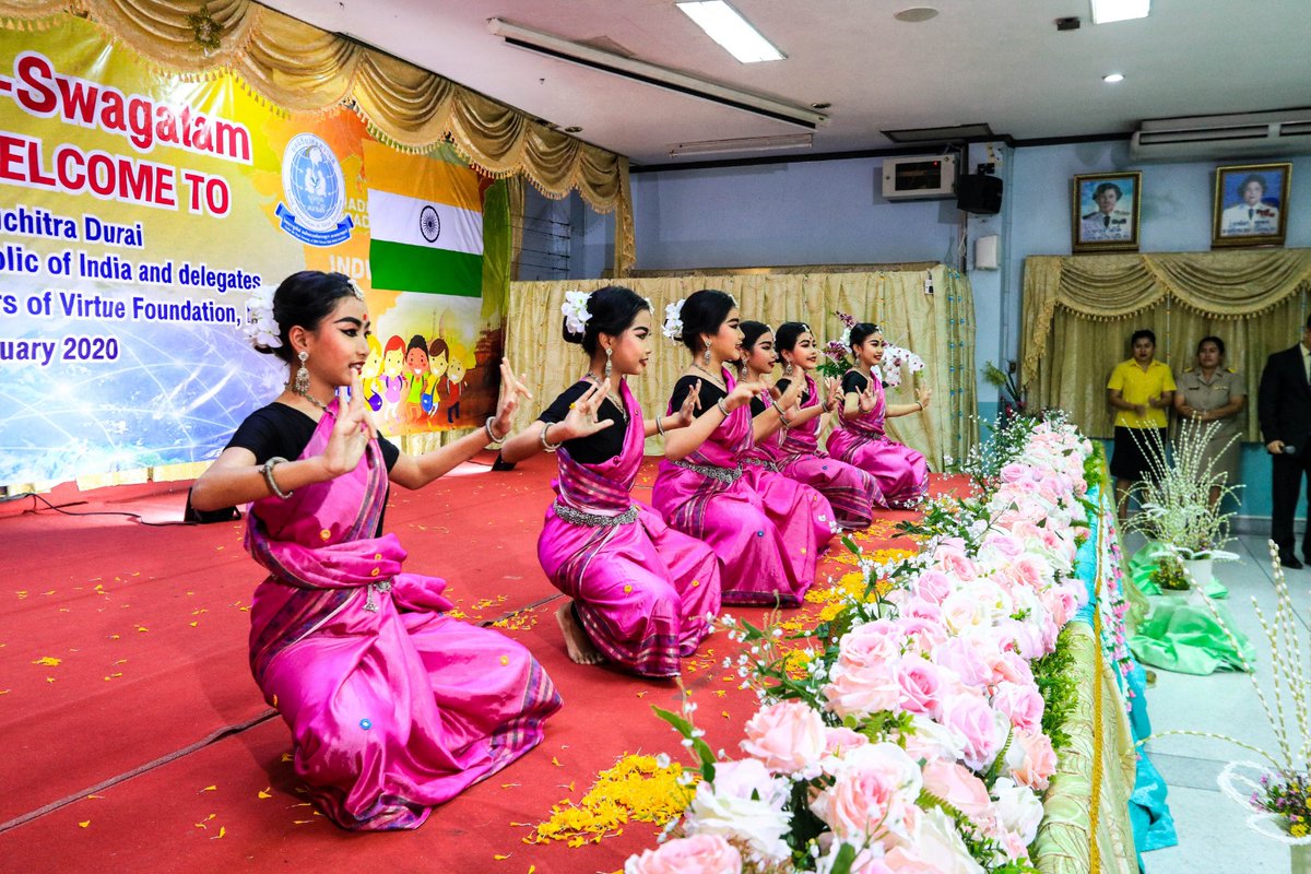 IndiainThailand's tweet photo. Under @MFAThai's Young Ambassadors of Virtue programme India Day was held at Anuban Ratchaburi School. Amb Suchitra Durai, H.E  Chayawut Jantorn, Ratchaburi Governor; Amb Chantipha Phutrakul, Director of Young Ambassador of Virtue Foundation &amp; DDG Dao Vibulpanich of MoFA attended https://t.co/aYIPiQAdPP