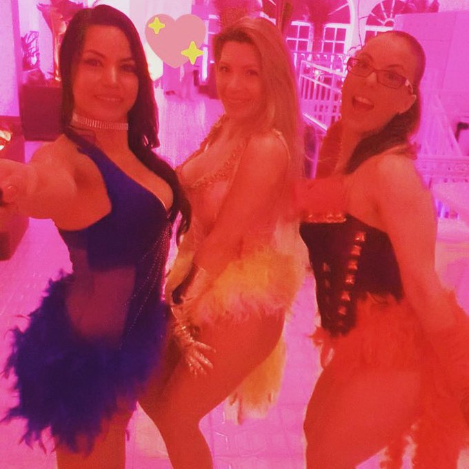 Fiesta 🎉 en PIPO&rsquo;S 🎉🎉🎉👯&zwj;♀️estaremos animando 21 y 22 👯&zwj;♀️ Febrero🦋bailando hasta que aguante nuestros<a href="/tag/nuevafotodeperfil"class="tags"><span>#nuevafotodeperfil</span></a>