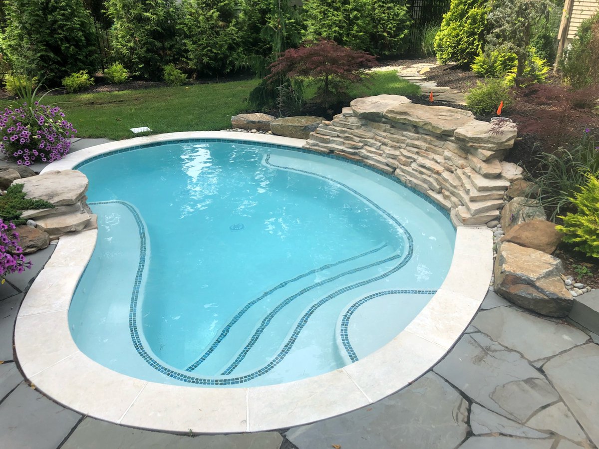 SRPoolsInc's tweet photo. Is your yard not big enough for a large #swimmingpool ? How about installing a Custom #Spa! Look at this beautiful #ingroundspa installed by S&R Pool & Spa. Call 908-526-2277 for your #FreeEstimate https://t.co/WKpsBqhRbt