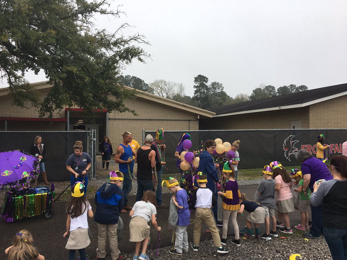 thefrostfalcons's tweet photo. PreK Mardi Grad @thefrostfalcons . Highway 42 is the new Bourbon Street on this Tuesday. #throwmesomethingfalcon
@LPNews1898 @Livingston_PPS @JoeMurphylpsb https://t.co/AdL5faAaNi
