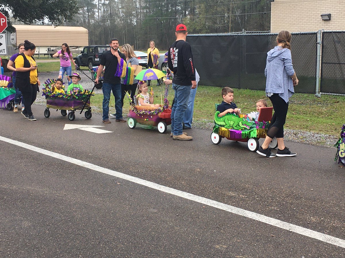 thefrostfalcons's tweet photo. PreK Mardi Grad @thefrostfalcons . Highway 42 is the new Bourbon Street on this Tuesday. #throwmesomethingfalcon
@LPNews1898 @Livingston_PPS @JoeMurphylpsb https://t.co/AdL5faAaNi