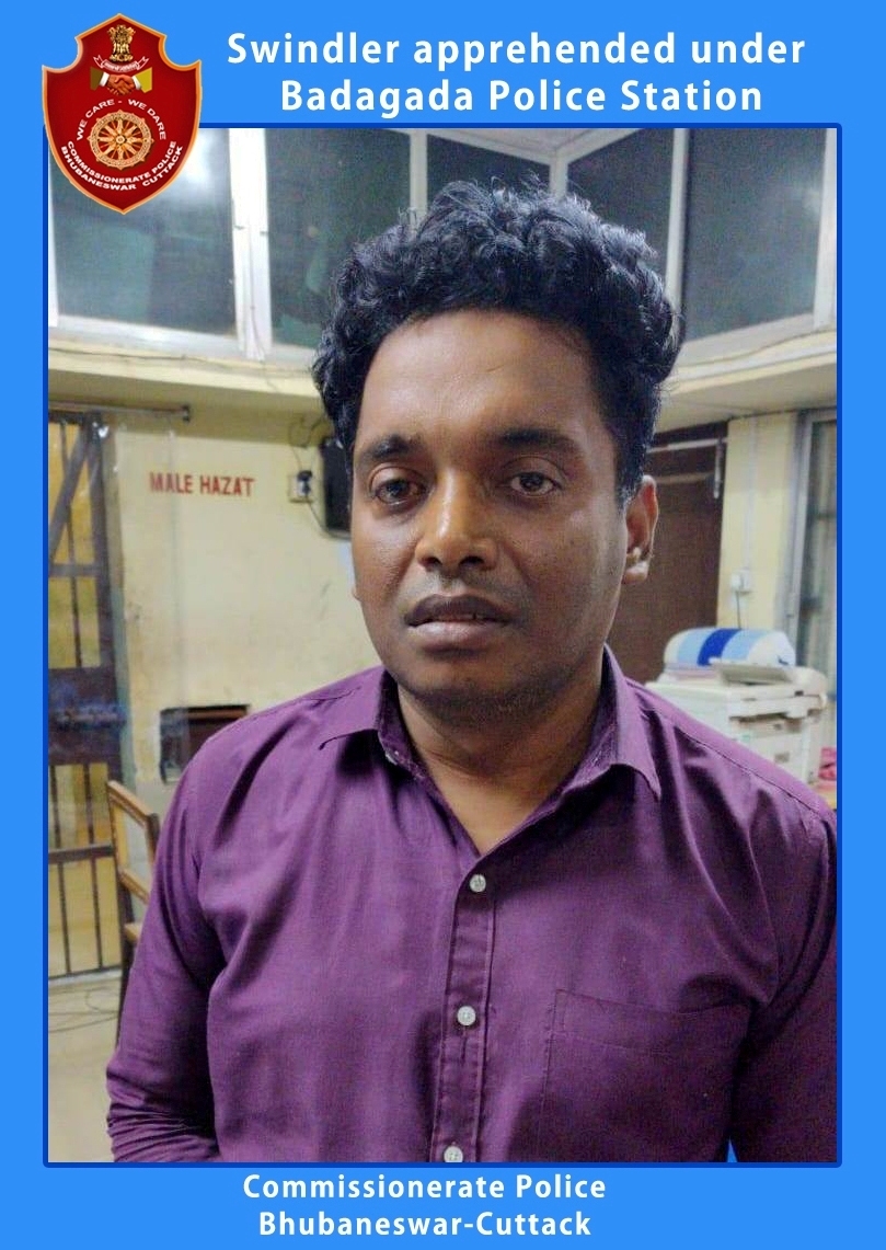 cpbbsrctc's tweet photo. We are releasing photograph of a habitual swindler Sangram Keshari Ray. He uses #OLX App for attracting  job aspirants. 2 cases already registered. Please be aware &amp; recognise him.  When in doubt avoid contact &amp; inform police.@SarangiSudhansu @dcpbbsr @DCP_CUTTACK @odisha_police https://t.co/0uqc3ADpmQ