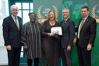 AdvanceUSF's tweet image. USF College of Public Health's dean, Donna Petersen, received #USF World’s Lifetime Achievement Award 👏 #usfworld buff.ly/2Ssv90t @usfcoph